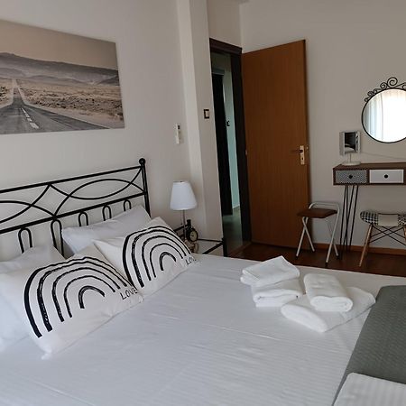 Cosy Apartment On Dragon Street Atenas Exterior foto